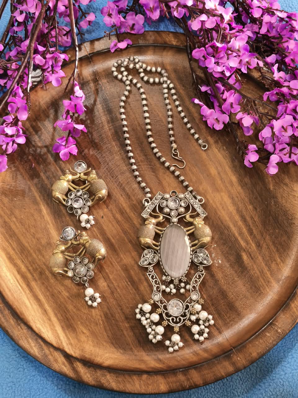 Shvetamani Monalisa Pendant Haar Set | Monalisa White Stone Pendant Long Necklace with Earrings | Elegant Indian Ethnic Jewellery