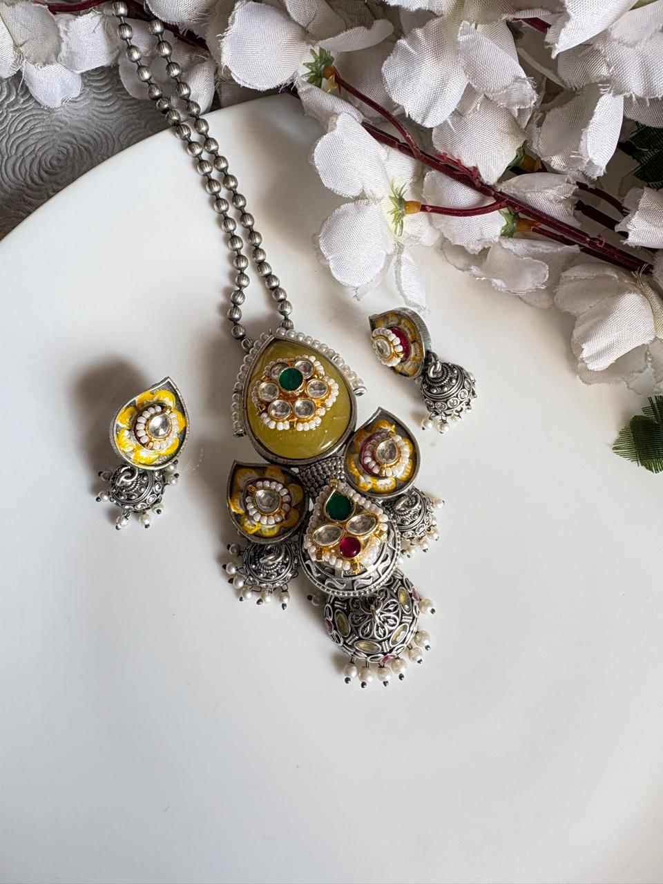 Ratnaveda Kundan Fusion Pendant Set | Kundan Fusion SLA Long Pendant Necklace Set with Earrings | Traditional Indian Jewellery