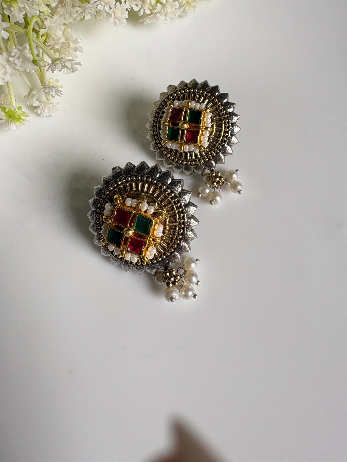 Sukshma Dvayvarna Kundan Earrings | Minimal Dual Tone SLA Kundan Fusion Earrings | Elegant Indian Ethnic Jewellery