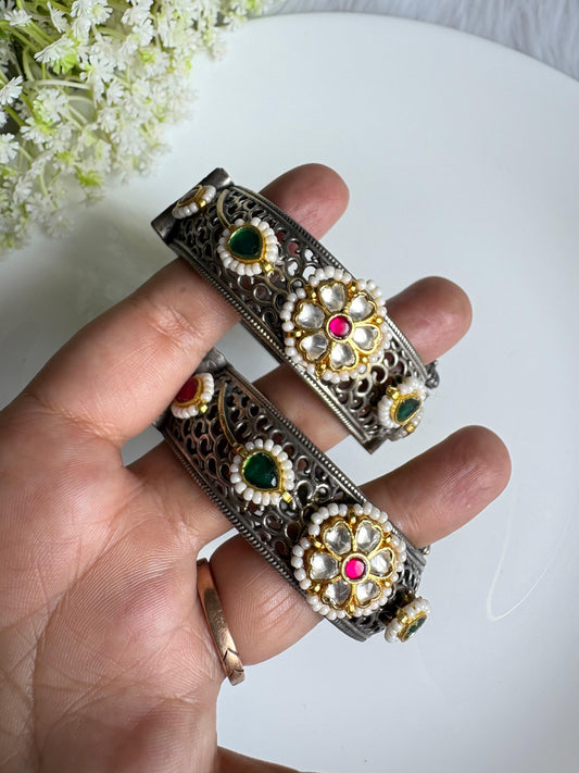 Kanakshree Dvayvarna Kundan Fusion Kada | Premium Dual Tone SLA Kundan Fusion Kada for Women | Brass Bangle