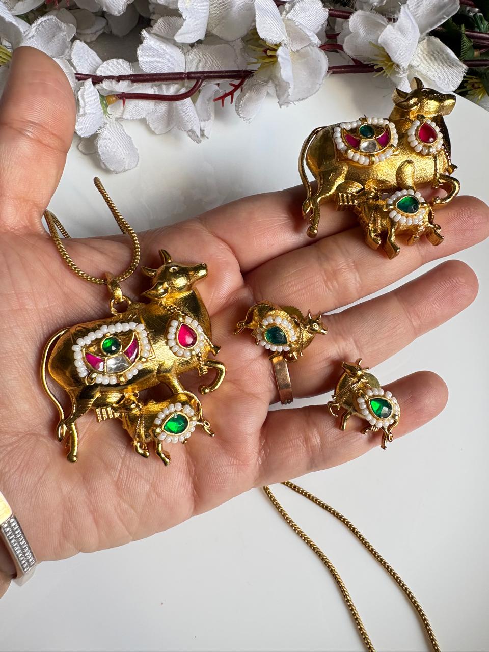 Aarini Minimal Gold Kundan Cow Motif Necklace Set with Earrings and Adjustable Ring | Handmade Brass Jewelry | | Kundan Jewellery India | Premium Indian Jewellery