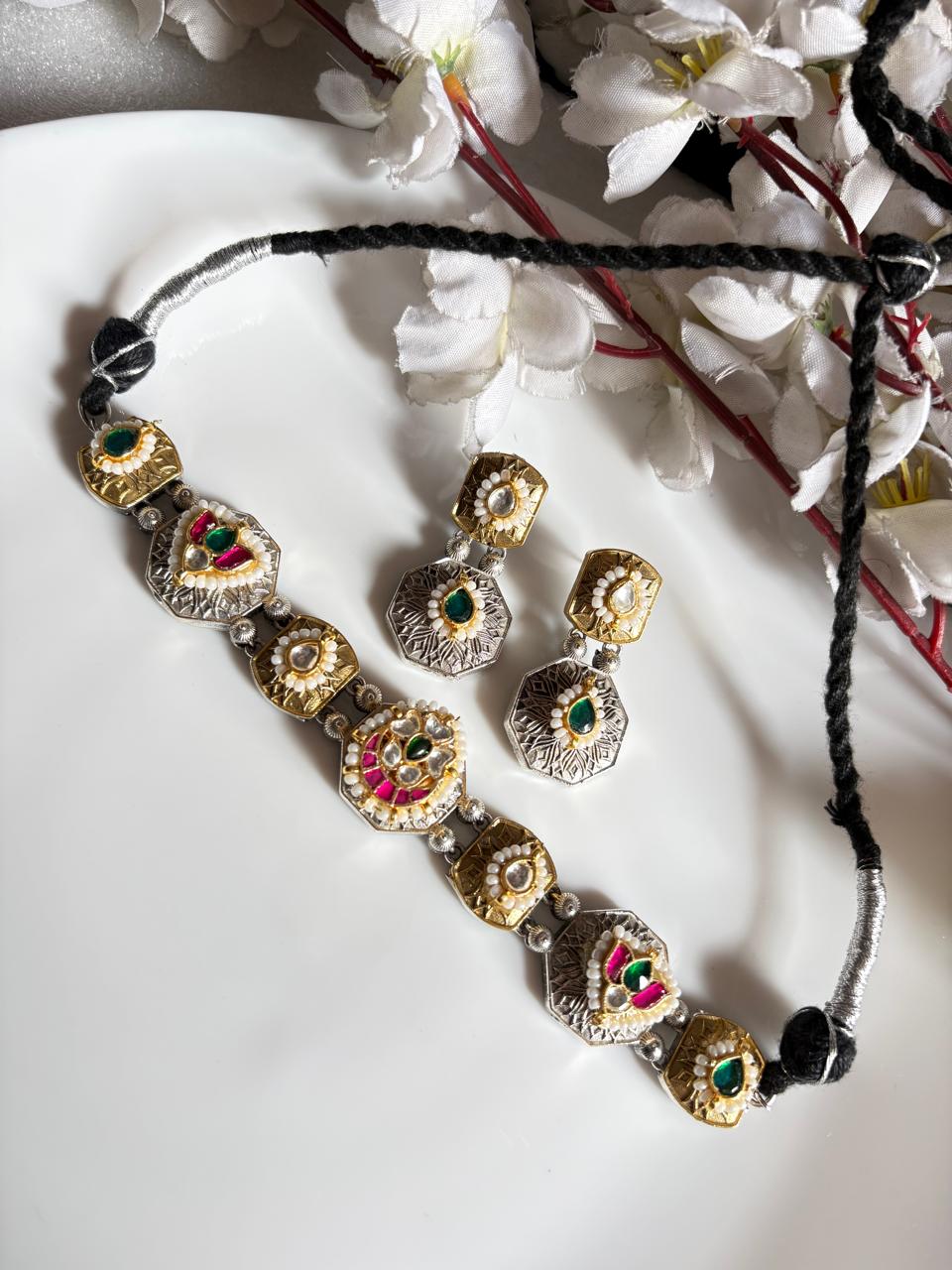 Kundan Budget Collection SLA Choker Necklace Simple Traditional Jewellery Handcrafted Indian Kundan Jewellery | Premium Statement Necklace Set Online by Alankrent