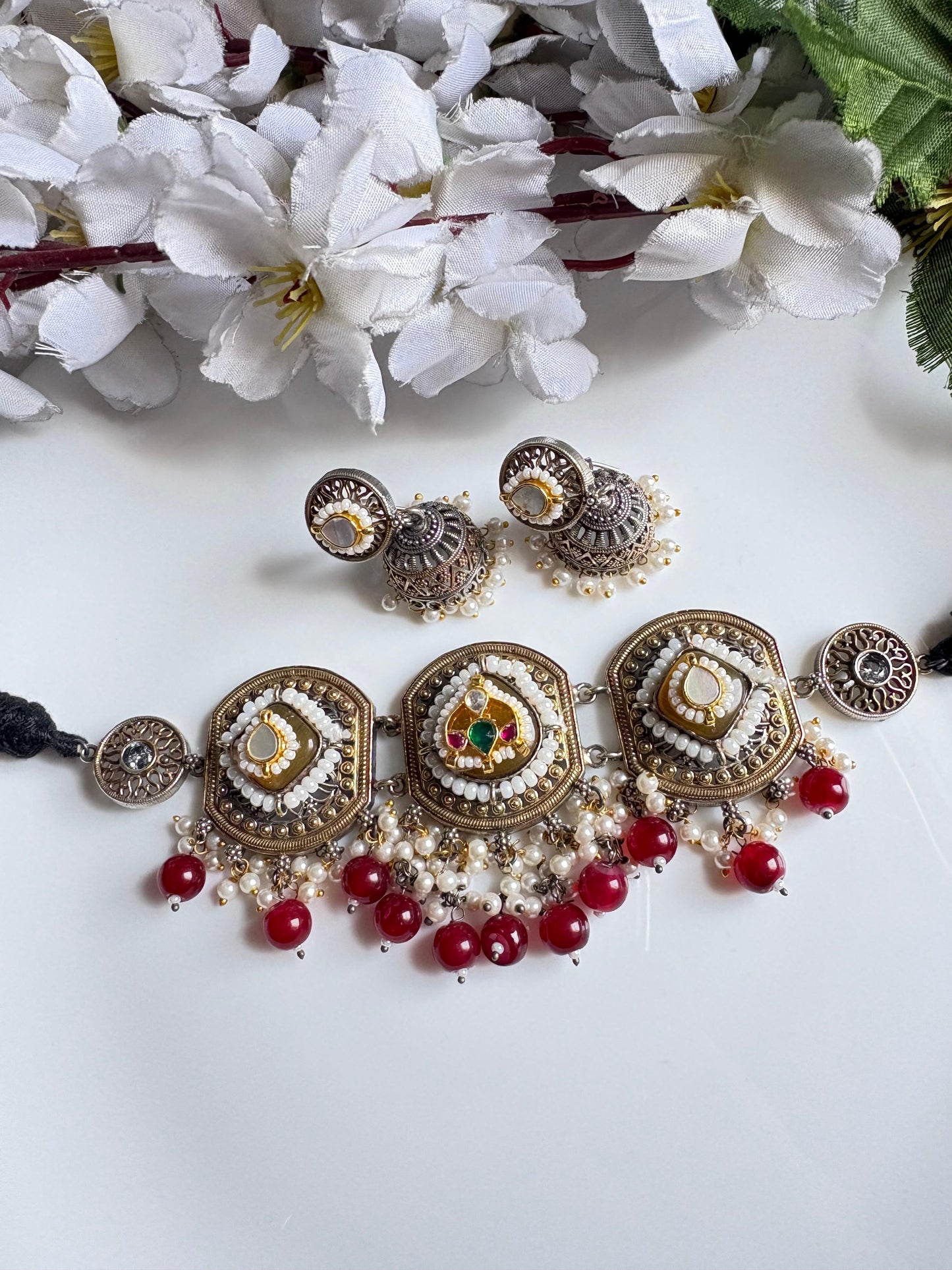 Aabroo Premium Kundan Fusion Choker Set – Apala Polish Gold Necklace with Jhumka Earrings