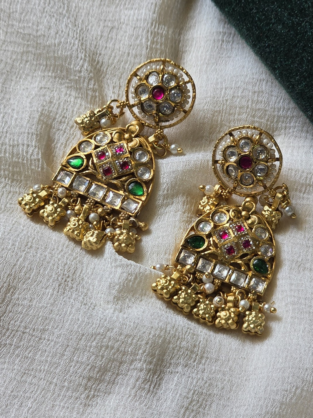 Rajvanshi Jadtar Hasli Necklace Set  Premium Jadtar Hasli Necklace with Kundan Stones | Traditional Bridal & Festive Jewellery