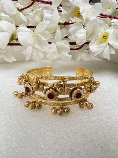 Swarangi Cuff – Gungharoo Kundan Fusion Handcuff (Silver & Golden Finish) - Alankrent Luxe