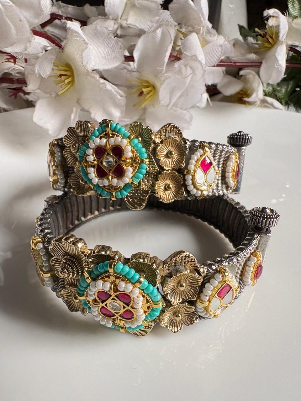Ratnashri Dvibhāva Kundan Kada | Dual-Tone Kundan Fusion Openable Kada | Brass-Based Premium Indian Jewellery | 2.2 Size
