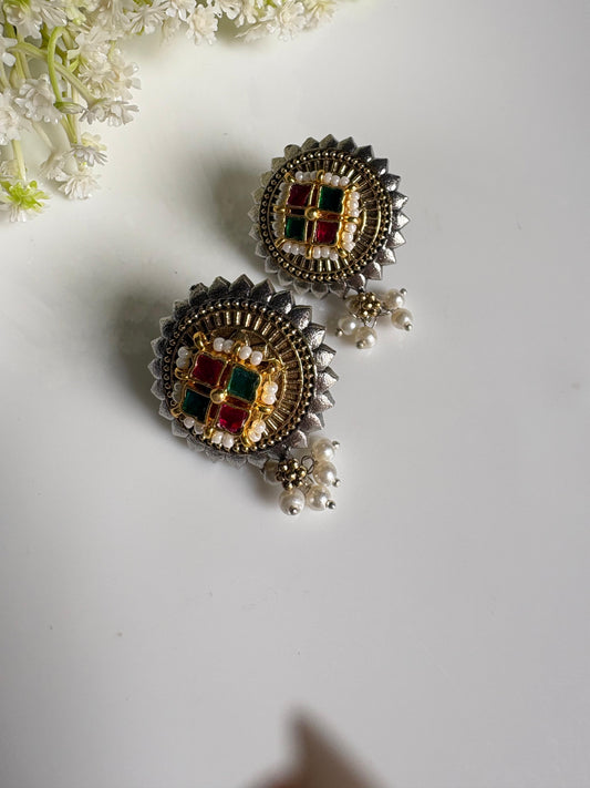 Sukshma Dvayvarna Kundan Earrings | Minimal Dual Tone SLA Kundan Fusion Earrings | Elegant Indian Ethnic Jewellery