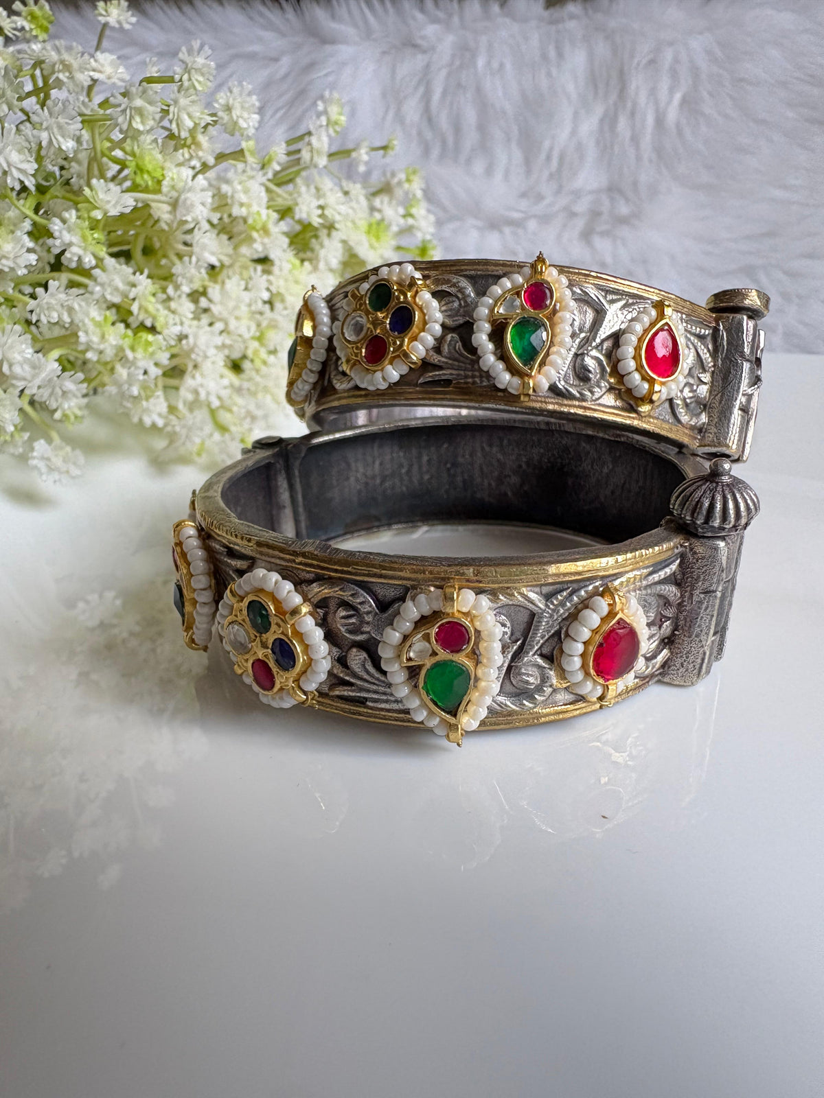 Rajkanika Dvayvarna Kundan Fusion Kada | Premium Dual Tone SLA Kundan Fusion Kada for Women | Brass Kada