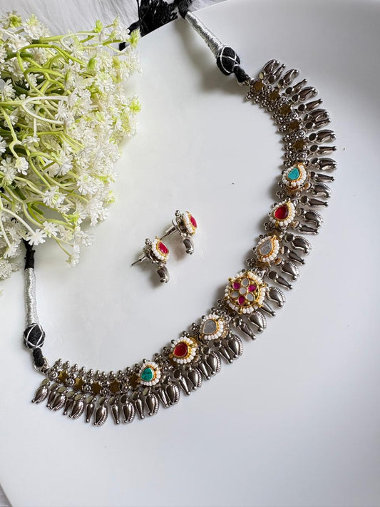 Ritushree Minimal Kundan Necklace Set | Minimal Kundan Necklace Set with Matching Earrings | Budget-Friendly Traditional Indian Jewellery