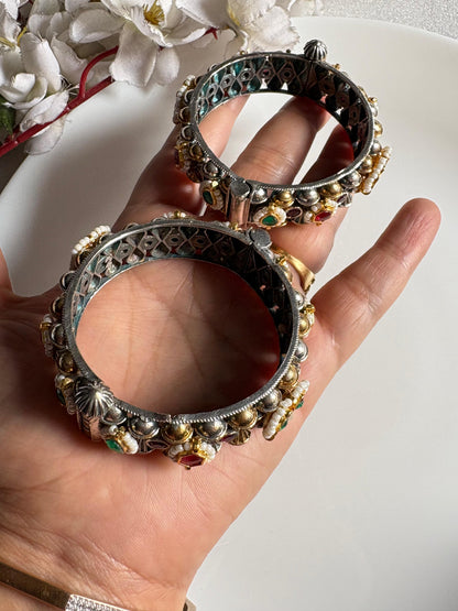 RajVira Dualtone Kundan Kada (Pair) | Premium Dualtone Kundan Fusion Kada | Small Size(2.2 to 2.4) Brass Kada Bracelet