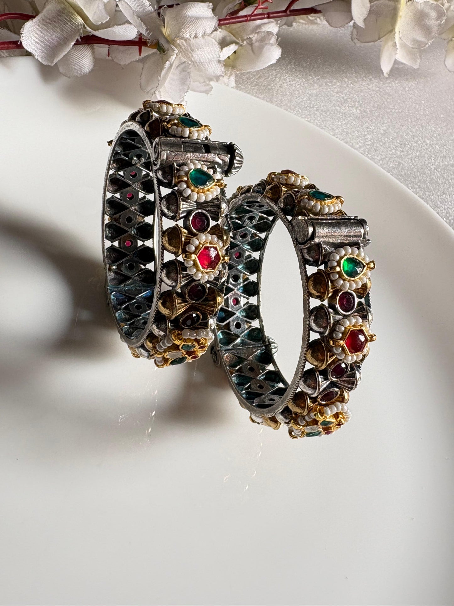 RajVira Dualtone Kundan Kada (Pair) | Premium Dualtone Kundan Fusion Kada | Small Size(2.2 to 2.4) Brass Kada Bracelet