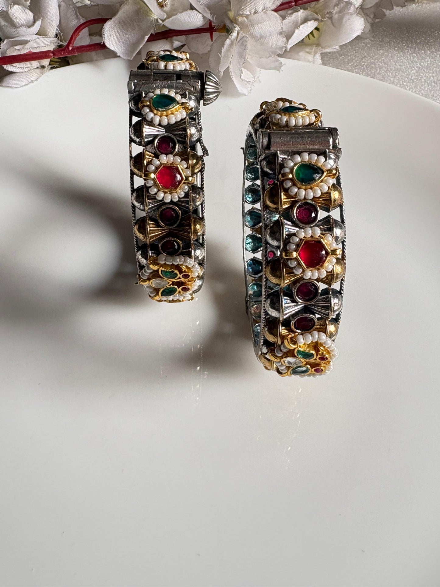 RajVira Dualtone Kundan Kada (Pair) | Premium Dualtone Kundan Fusion Kada | Small Size(2.2 to 2.4) Brass Kada Bracelet