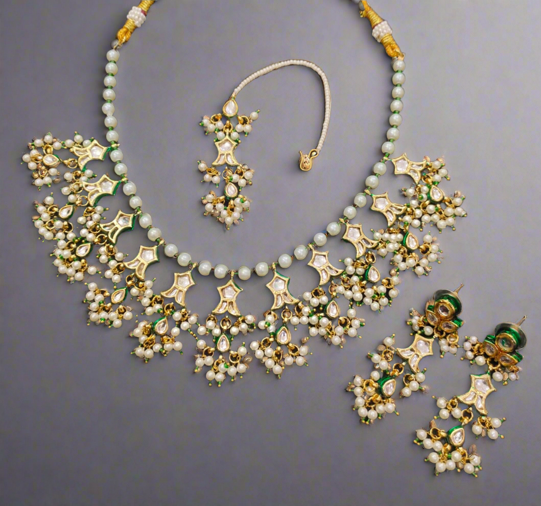 Pacchi Kundan Minimal Necklace with Mangtika and Earrings