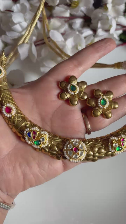 Rajwadi Gold Matt Hasli Necklace Set | Kundan Fusion Statement Choker with Stud Earrings
