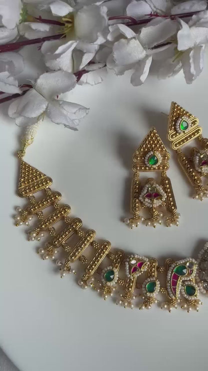 Sitara Veda Fusion Gold Matt Polish Necklace with Pacchi Kundan Online