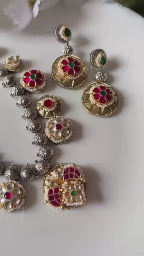 Kairavi Artistic Dual-Tone Kundan Necklace Set