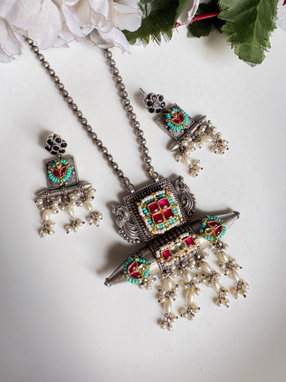Rajvaadi Noor SLA Long Necklace Set | Dualtone Kundan Fusion Necklace with Earrings