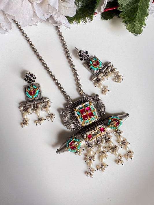 Rajvaadi Noor SLA Long Necklace Set | Dualtone Kundan Fusion Necklace with Earrings