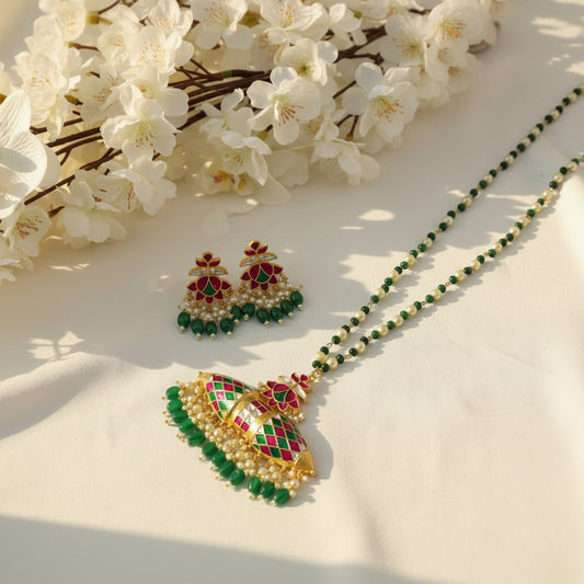 Myra Kundan Pendant Set