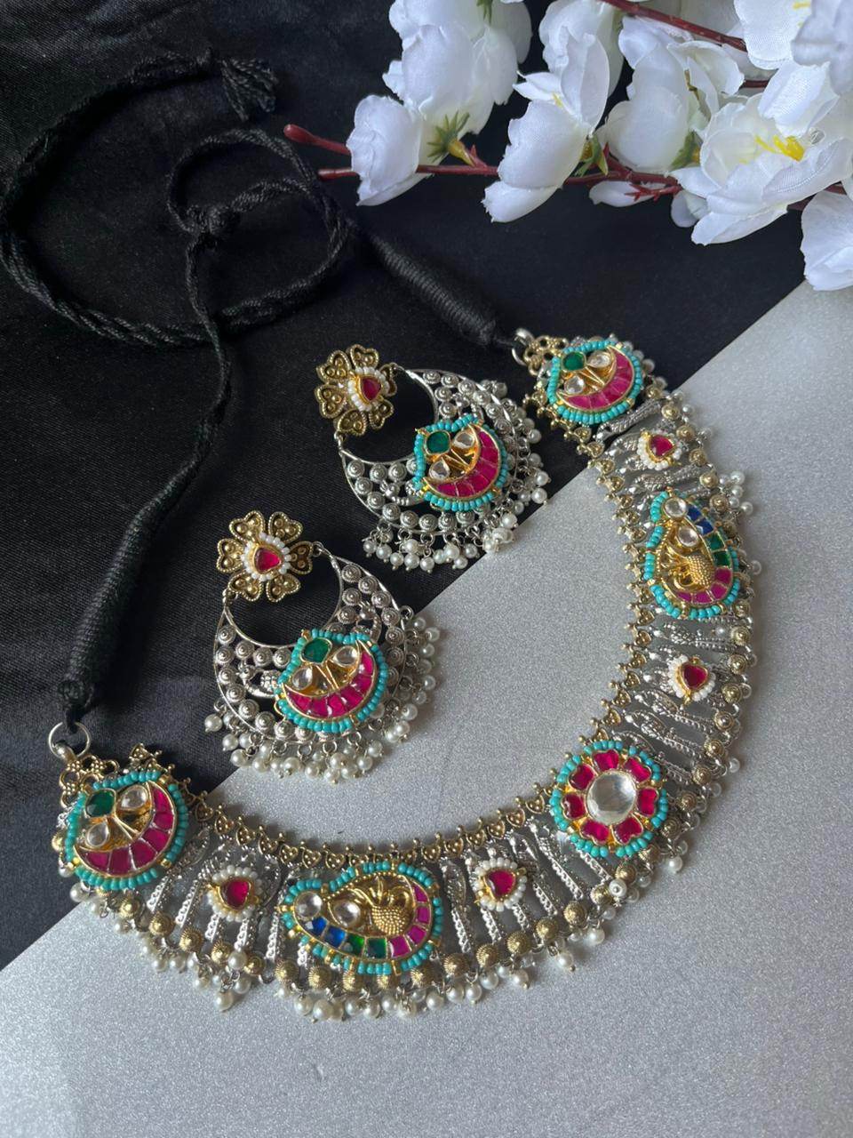 Aadhira: The Kundan Hasli Necklace with Earrings - Alankrent Luxe