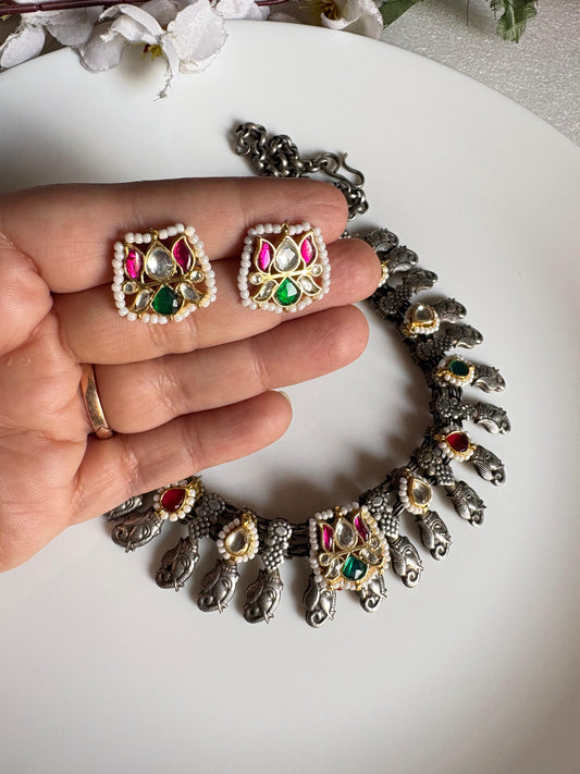 Kundan Kolhapuri Necklace with Small Kundan Fusion Tops – Ethnic Jewellery – Handcrafted Indian Kundan Jewellery | Premium Statement Necklace Set Online - Alankrent Luxe