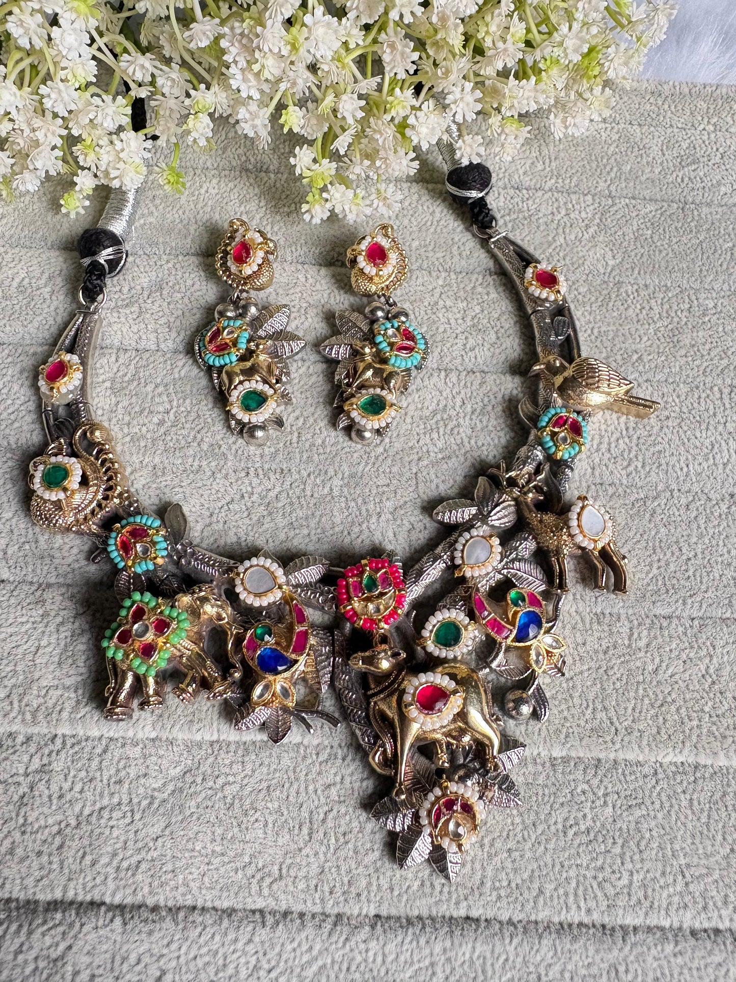 Rudravi Kundan Fusion Hasli Necklace Set with Earrings | Dual Tone SLA Jewellery