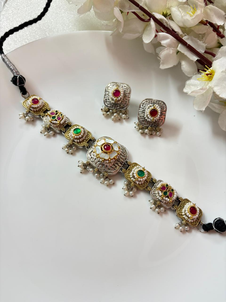 Saanvi Dual-Tone Kundan & Mother of Pearl Choker Necklace Set