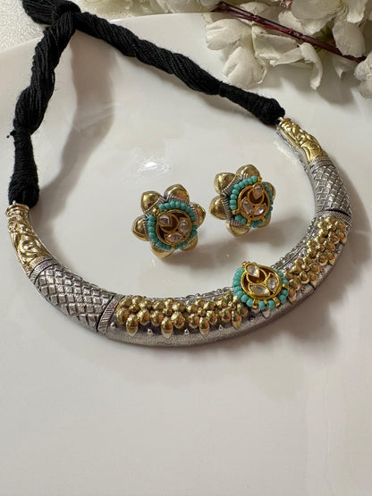 Dual-Tone Silver Lookalike Hasli Necklace Set with Pacchi Kundan & Stud Earrings | Designer Ethnic Jewellery – Alankrent