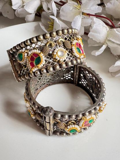 Mayurika Premium Kundan Fusion Dual Tone SLA Kada (Pair) | Brass Silver Look Alike Handcrafted Cuff Bangle for Women