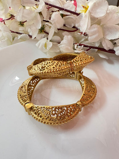Rajwada Style Openable Gold Bangle Kadas |Alankrent