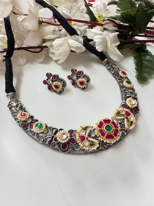 BESTSELLER: Hasli Necklace with Kundan Fusion & Earrings Set