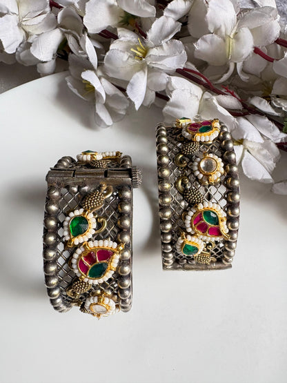 Mayurika Premium Kundan Fusion Dual Tone SLA Kada (Pair) | Brass Silver Look Alike Handcrafted Cuff Bangle for Women