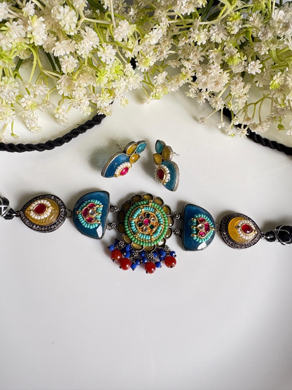 Rangavalli Kundan Fusion Multicolour Stone Choker Necklace Set with Earrings – Silver Look-Alike Indian Jewellery