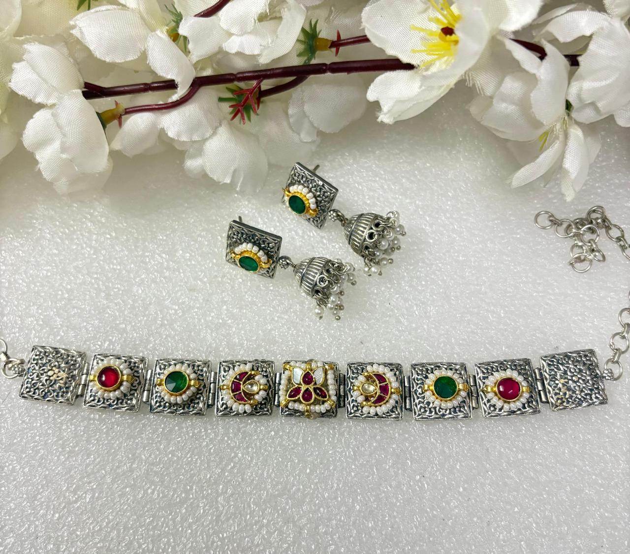 Kundan Choker Necklace with Jhumki Earrings - Budget-Friendly Ready Stock Jewelry Set - Alankrent Luxe