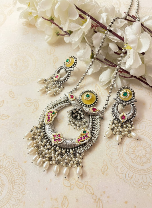 Budget Friendly Silver look a like Dualtone Kundan Fusion Necklace Set with Earrings – Ready Stock