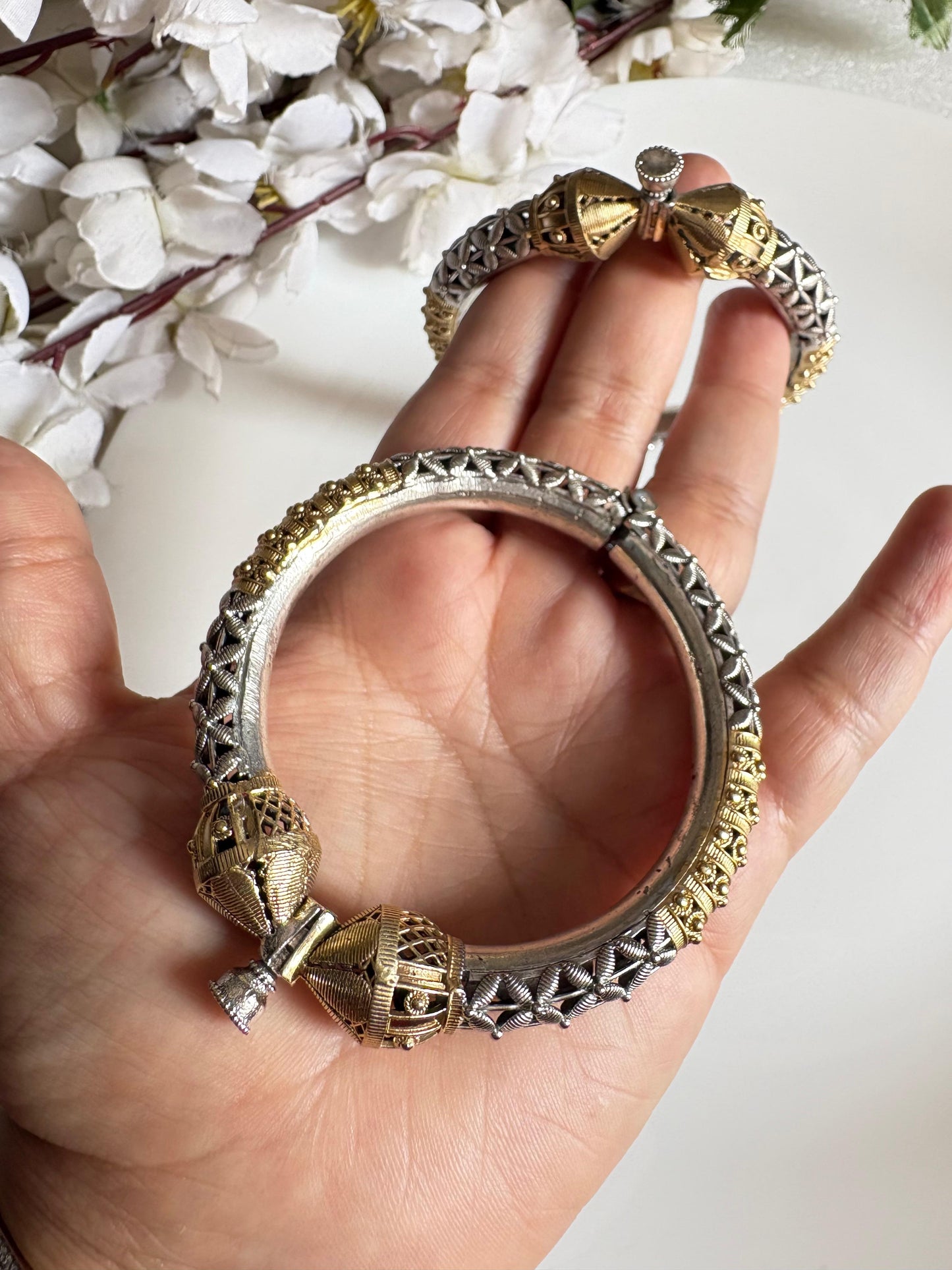 Dual Tone Openable Traditional Kada in German Silver | Alankrent Luxe