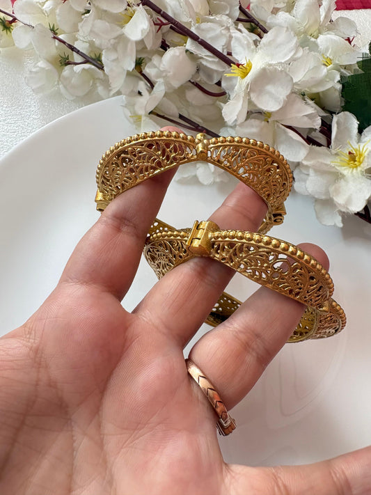 Rajwada Style Openable Gold Bangle Kadas |Alankrent
