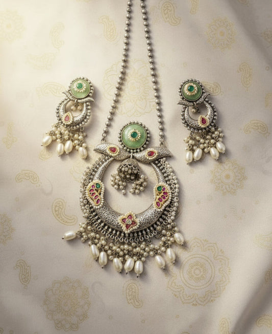 Budget Friendly Silver look a like Dualtone Kundan Fusion Necklace Set with Earrings – Ready Stock