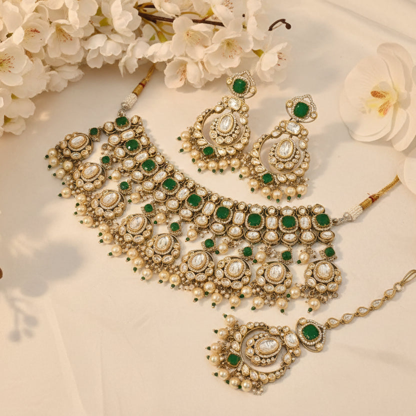 Emerald Polki Kundan Choker Set with Earrings & Maang Tikka | Bridal Statement Jewellery | Alankrent Signature Luxury Collection - Alankrent Luxe