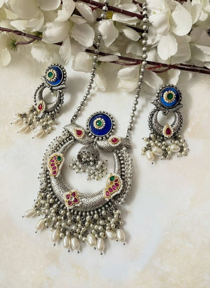 Budget Friendly Silver look a like Dualtone Kundan Fusion Necklace Set with Earrings – Ready Stock