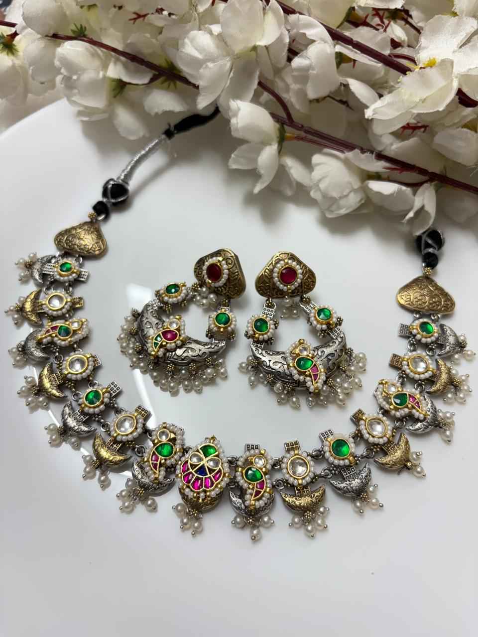 Meher Temple Choker