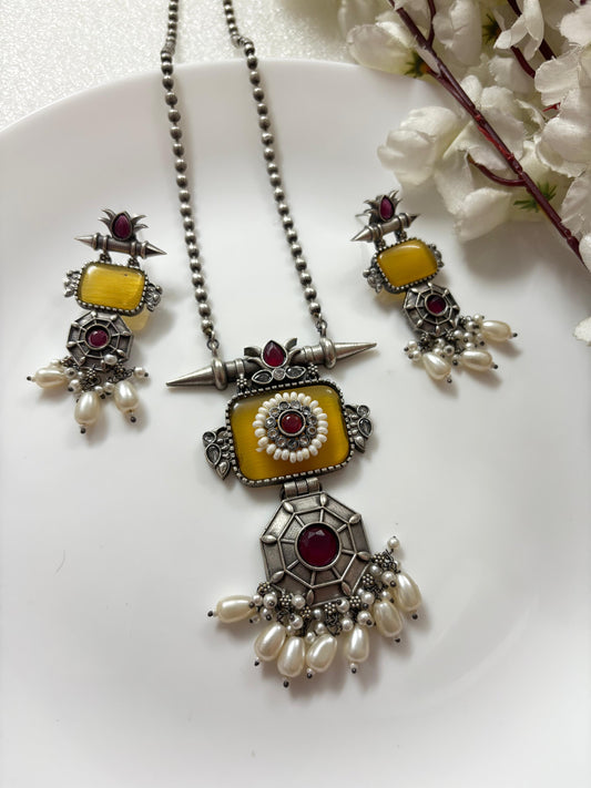 ELVIRA Stone Pearl Hasli Set Mustard | Ethnic Brass Jewellery
