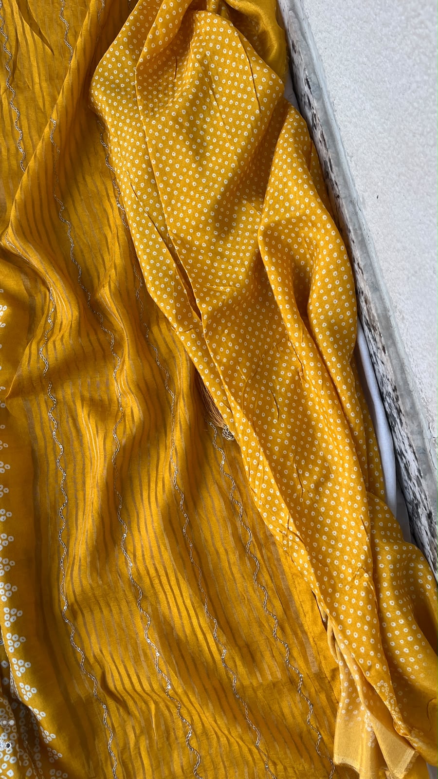 Rangsaaz Multicolour Pure Silk Bandhani Saree with Sequins Work & Banarasi Border