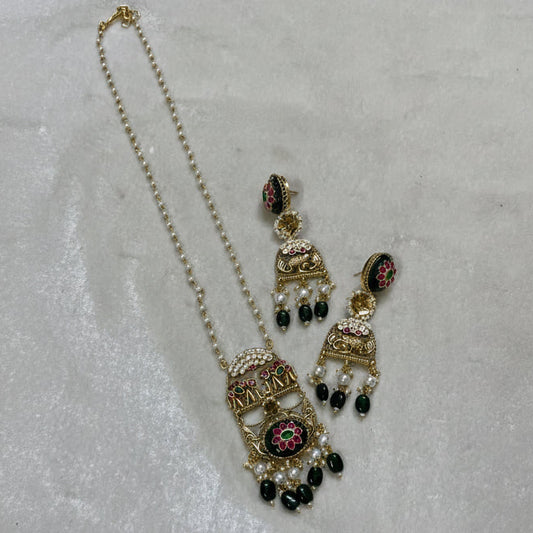 Shrinandini – Heritage Kundan Pendant Necklace with Green Drops & Matching Earrings | Alankrent