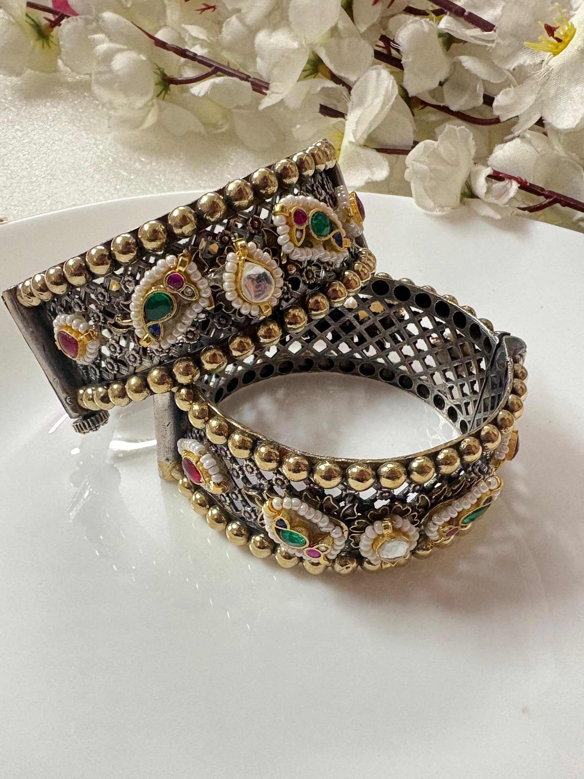 Pacchi Kundan Kada - Brass based by Alankrent