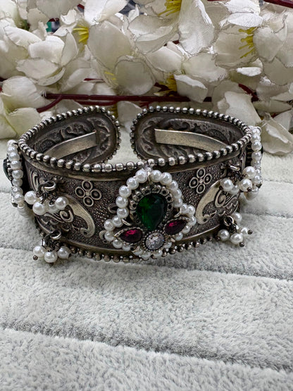 Aaranya Stone Kada for Women | Oxidised Silver Look Kundan Statement Bangle