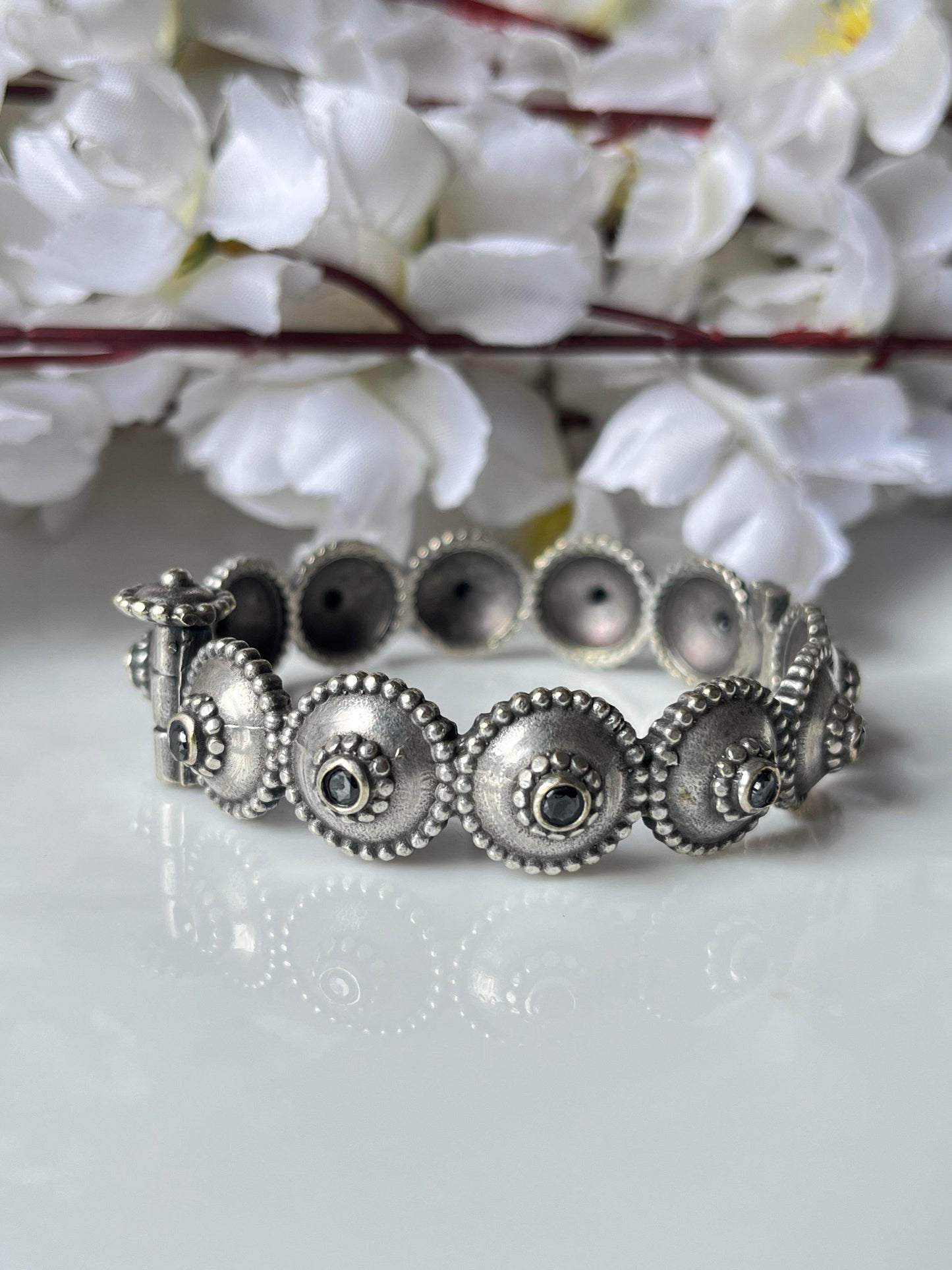 Amara - The Oxidized Bracelet - Alankrent Luxe