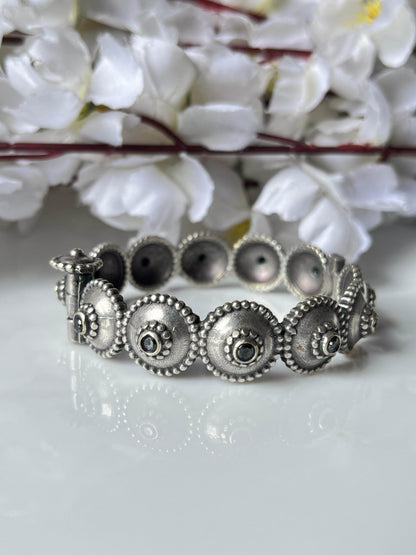 Amara - The Oxidized Bracelet - Alankrent Luxe