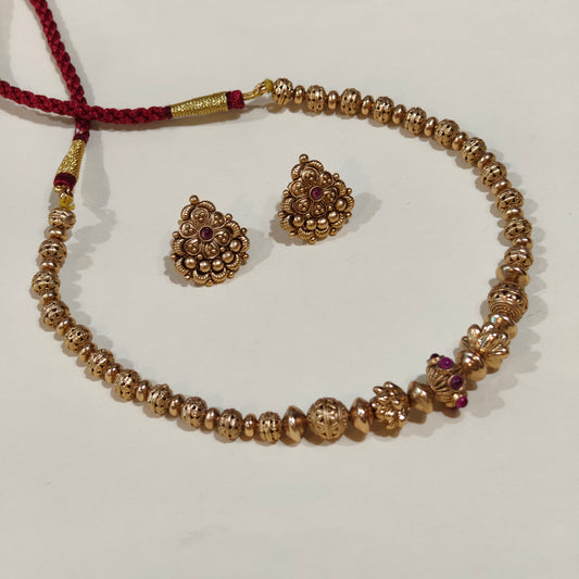 Minimal Floral Gold Look Beaded Necklace Set with Pink Stone Accents – Traditional Lightweight Jewellery