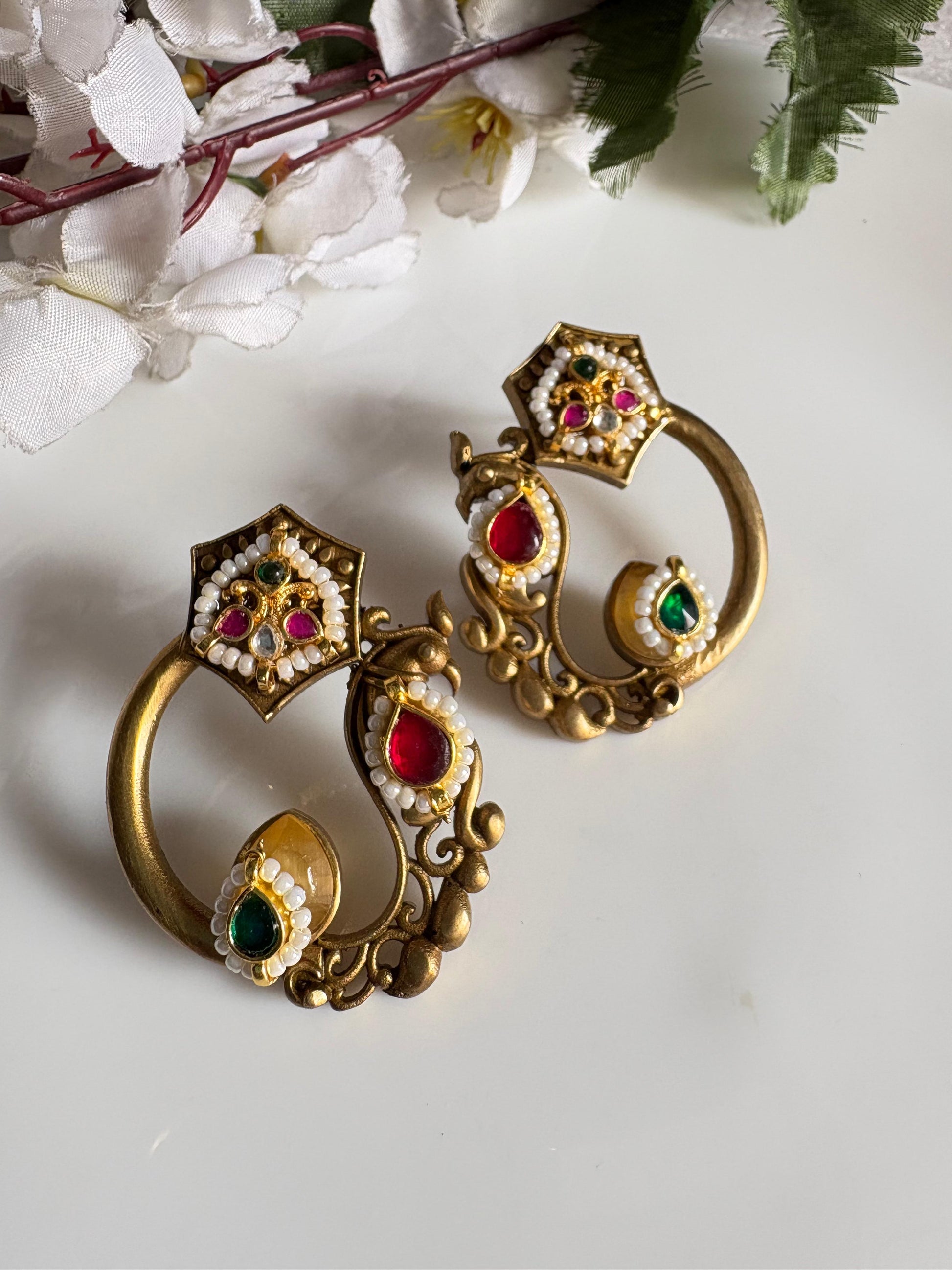 Gold Matt Kundan Earrings - Alankrent Luxe